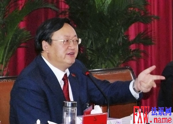 火荣贵在参加凉州区代表团一团讨论时