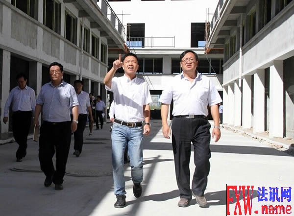 武威市委书记火荣贵一行莅临万嘉国际广场视察